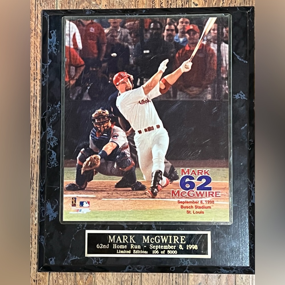 St Louis Cardinals Mark McGwire  10x13 plaque 62nd home run